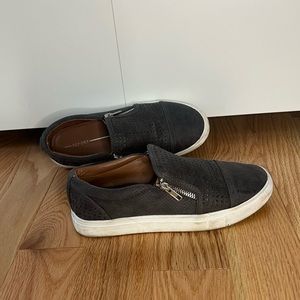 Women’s 7 Wide Slip On Sneaker Brown/Grey Leather Stitch Fix Report Shoe